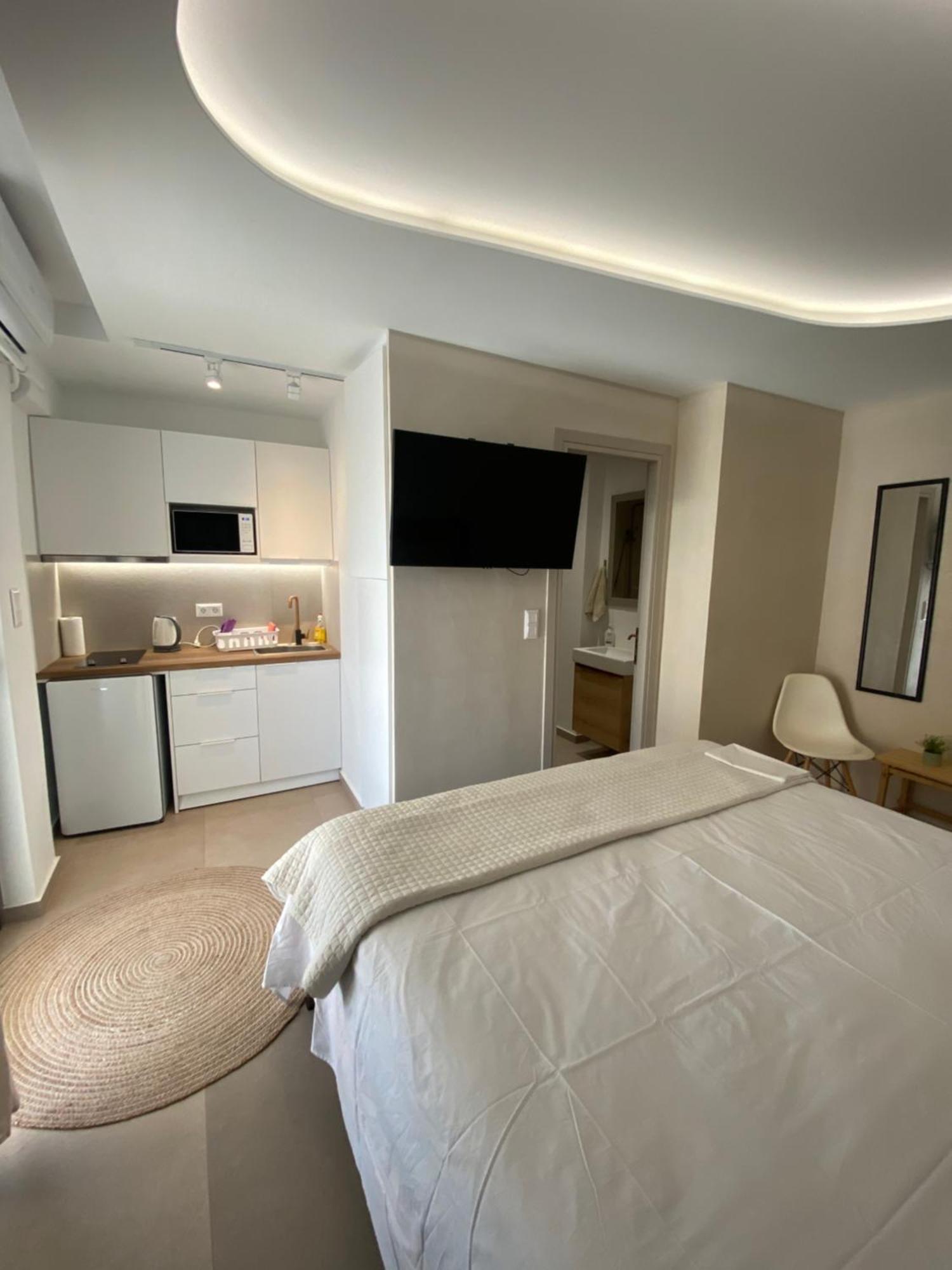 Anastasia Suite/byartistunknown Apartment Vari (Attica)