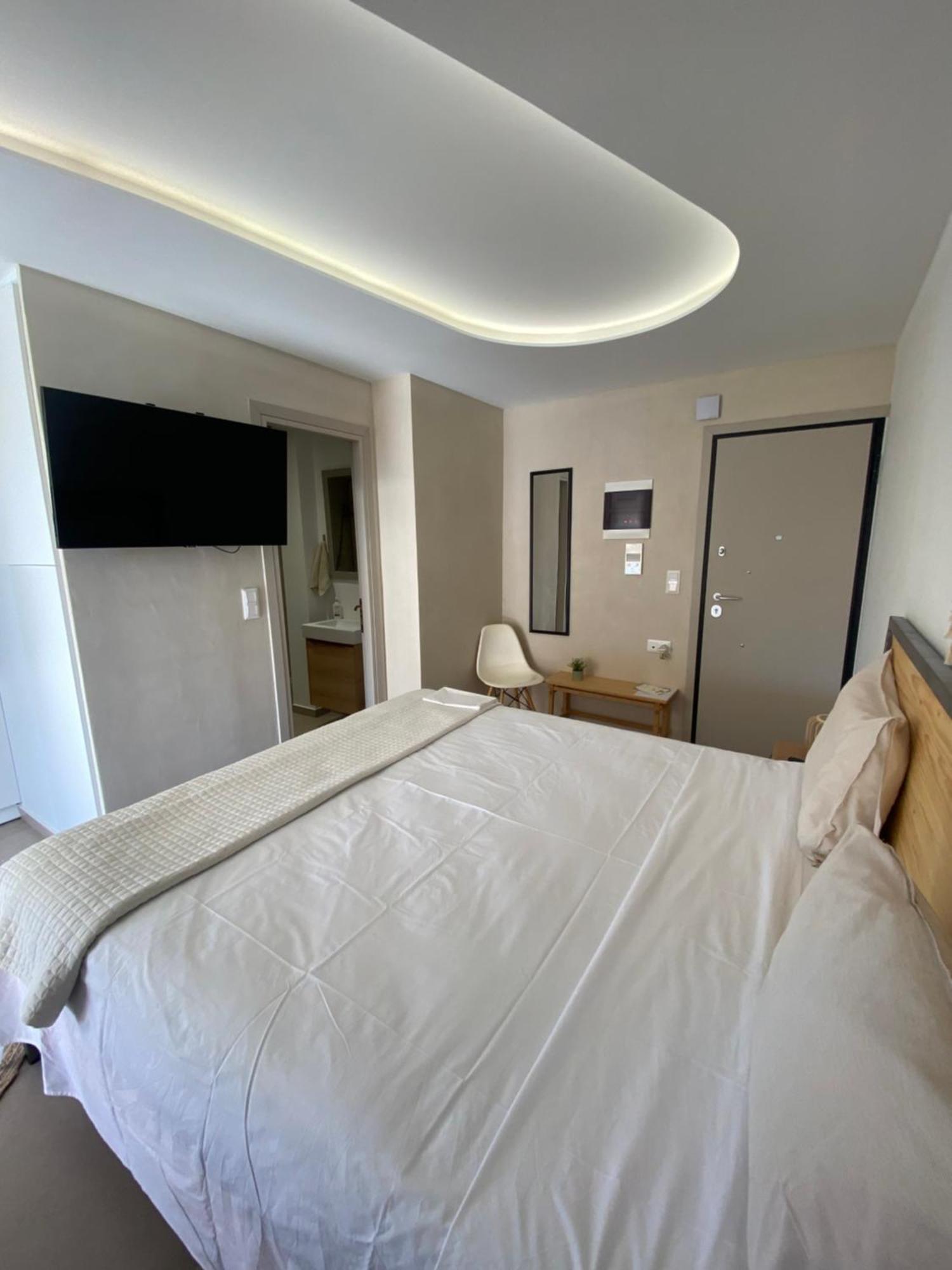 Anastasia Suite/byartistunknown * Vari (Attica)
